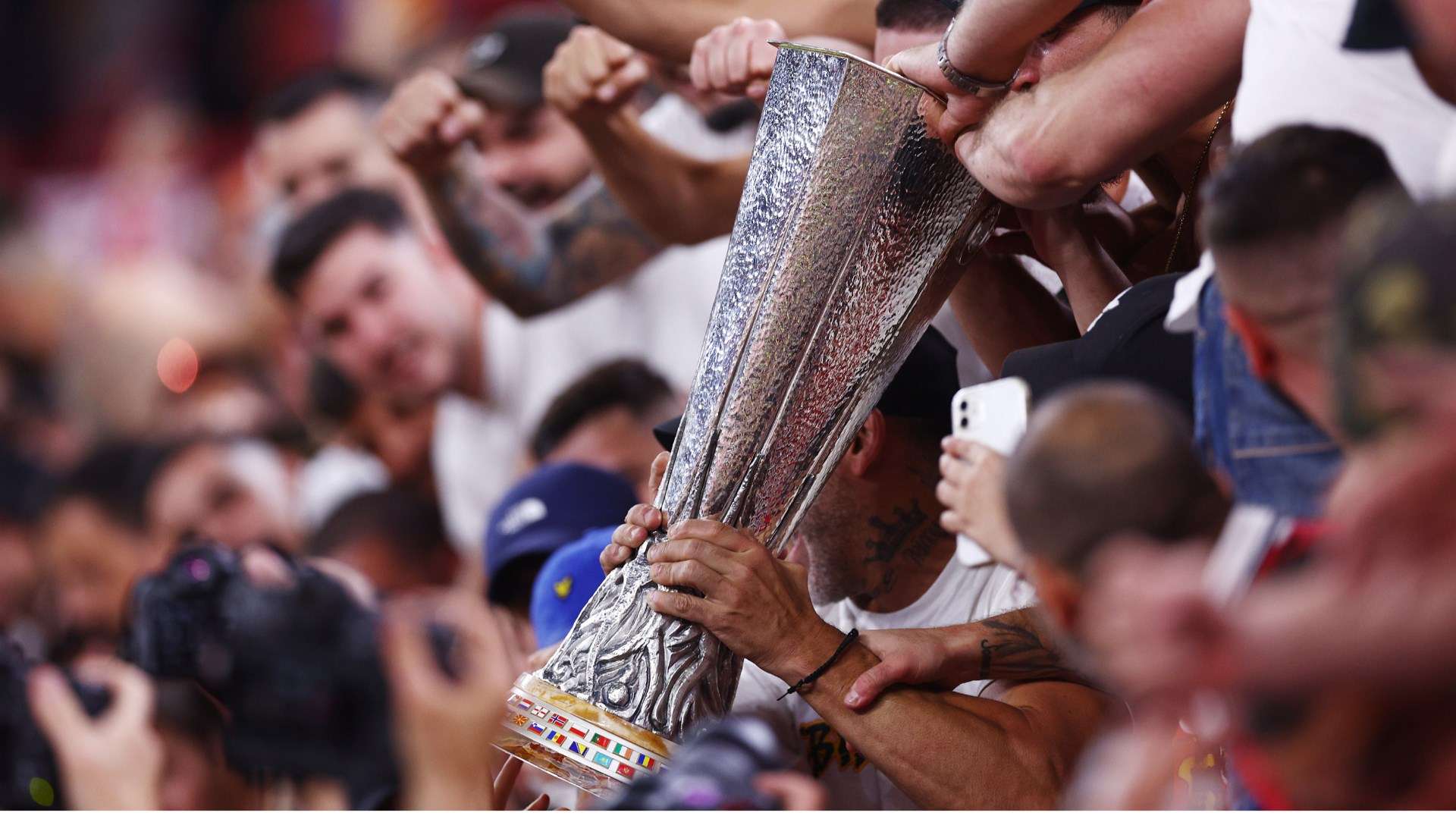 充满政治 充满政治