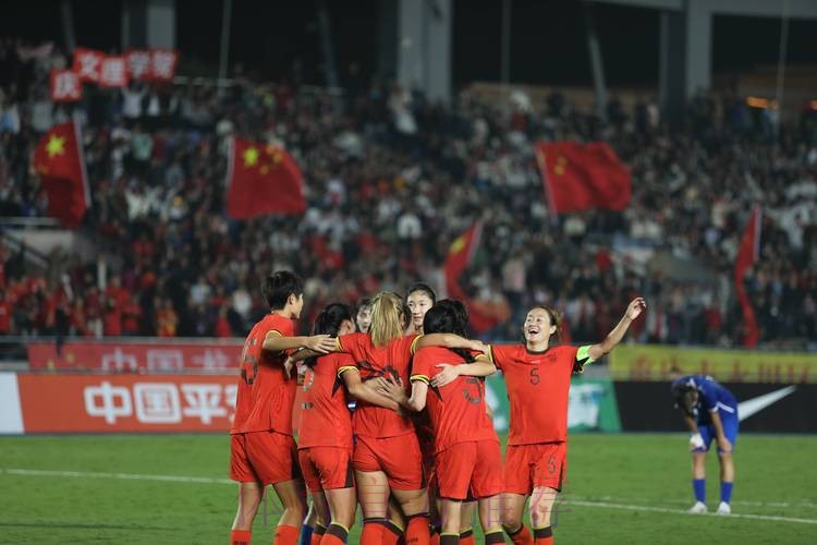 敢热爱 耀出色|2019中国足协女超联赛大幕拉开 敢热爱 耀出色|2019中国足协女超联赛大幕拉开